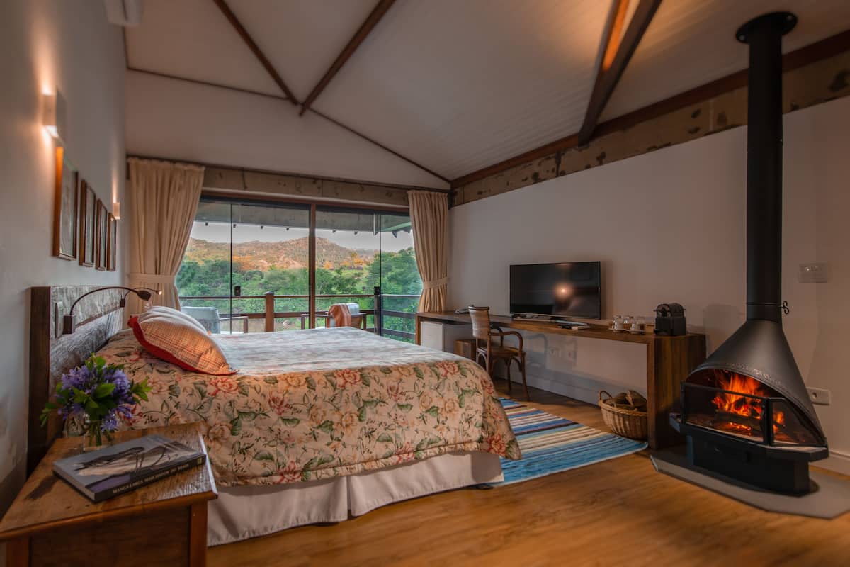 Chalet (Ipe) | Minibar, in-room safe, blackout drapes, WiFi (free)