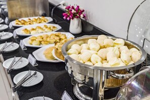 Petit déjeuner buffet compris tous les jours