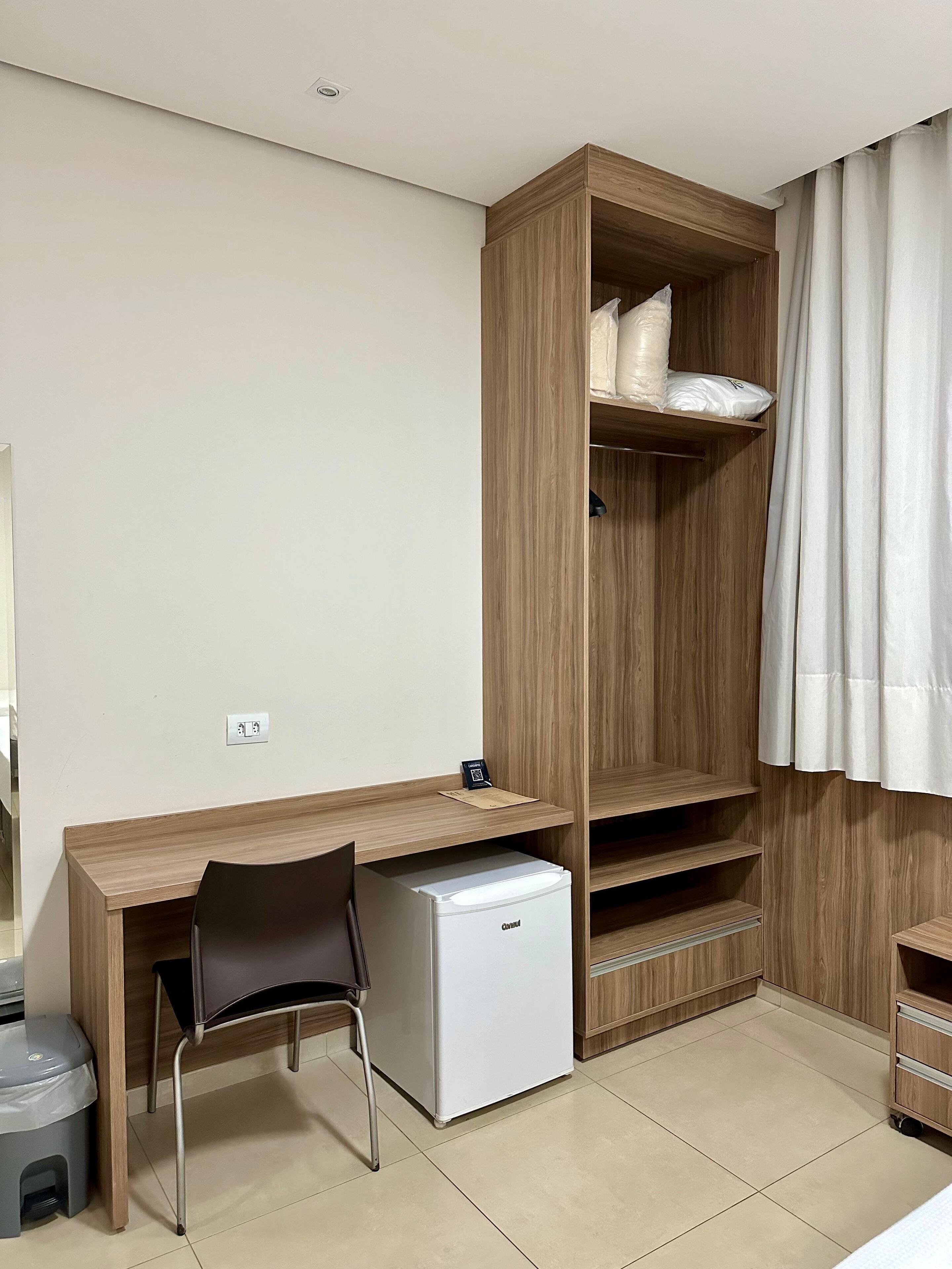 standard triple room, 1 bedroom | 1 bedroom, premium bedding, minibar, desk