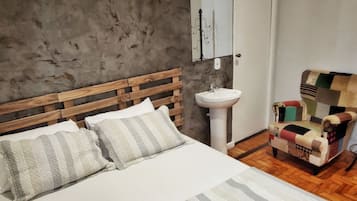 Classic Double or Twin Room | Free WiFi, bed sheets
