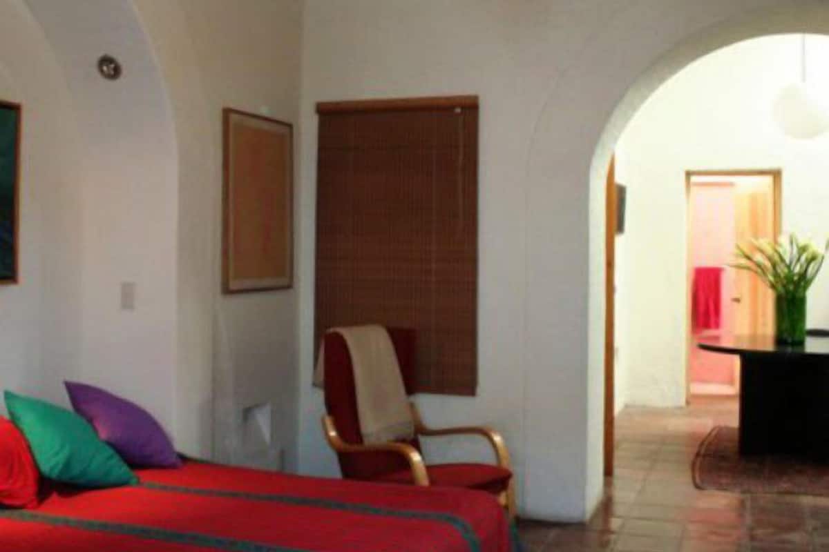 Junior Room, 1 King Bed (Las Delicias) | Free cribs/infant beds, free WiFi, bed sheets