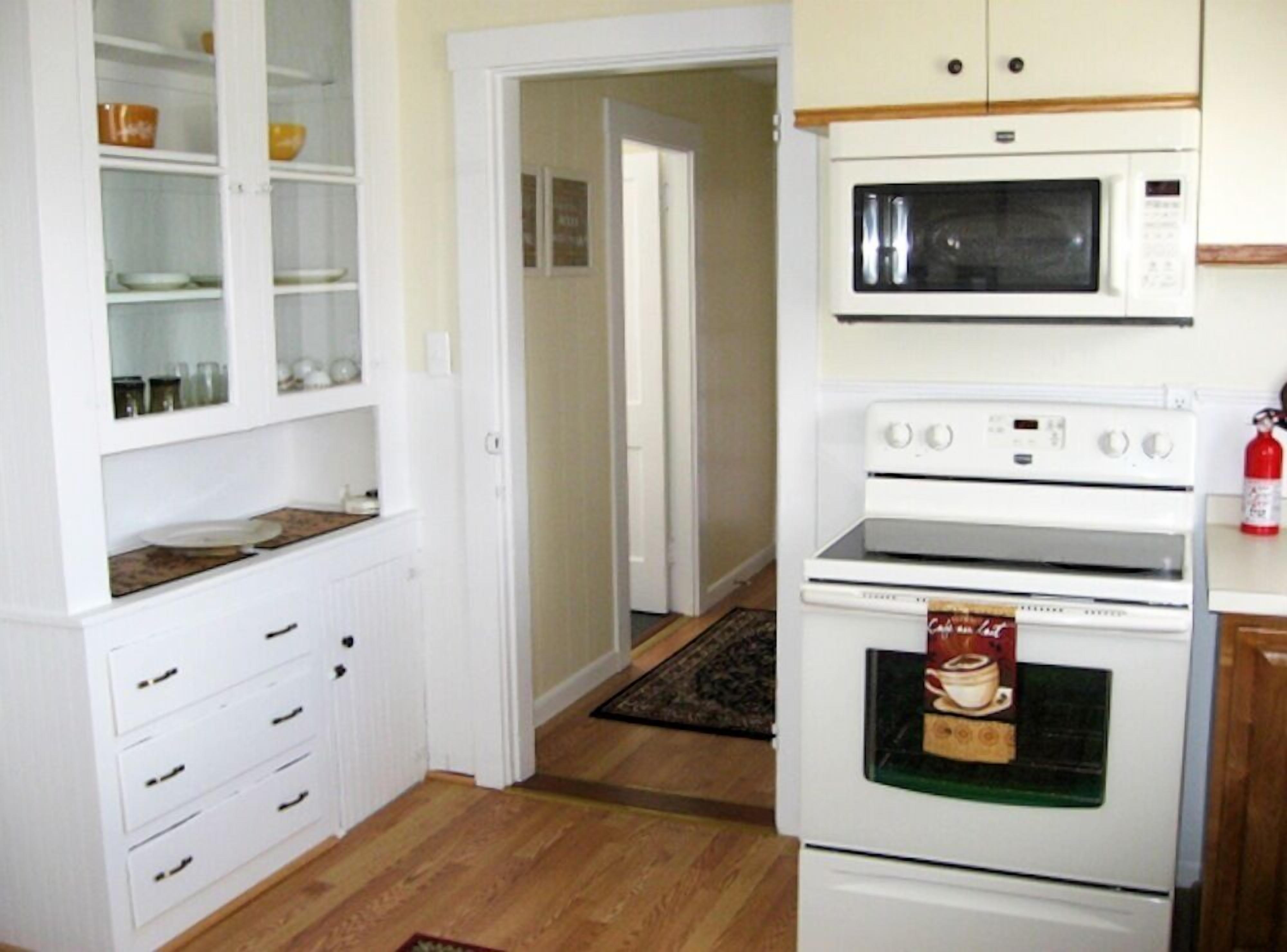 House, 3 Bedrooms, Kitchen | Private kitchen | Coffee/tea maker