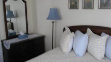 ํ์ฐ์ค, ์นจ์ค 3๊ฐ, ์ฃผ๋ฐฉ | ๋ฌด๋ฃ WiFi, ์นจ๋ ์ํธ