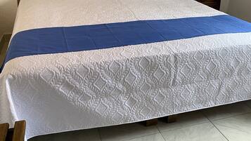 Habitación, 1 cama King size | Escritorio