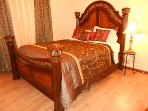 Premium House, 3 Bedrooms, Garden View, Garden Area | 1 bedroom, premium bedding, iron/ironing board, free rollaway beds