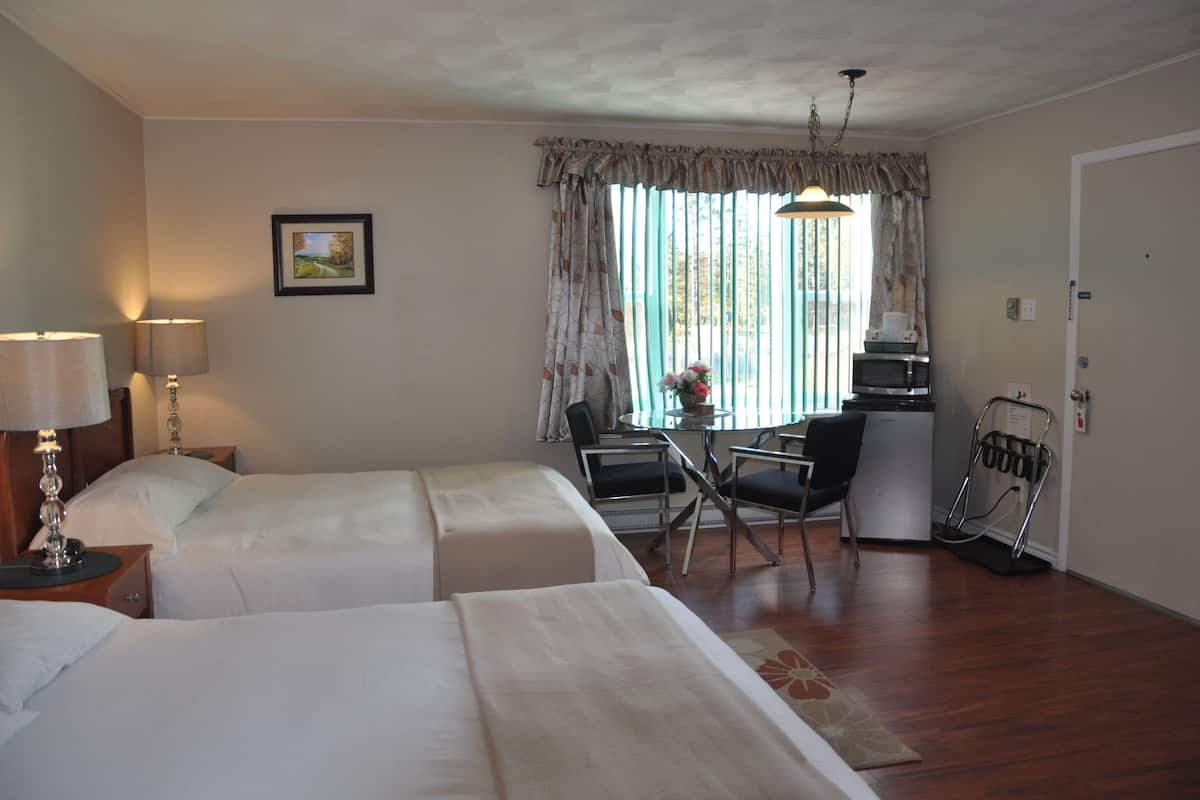 Zimmer, 2 Queen-Betten