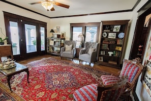 Library - Red Gate Inn (McKinney)
