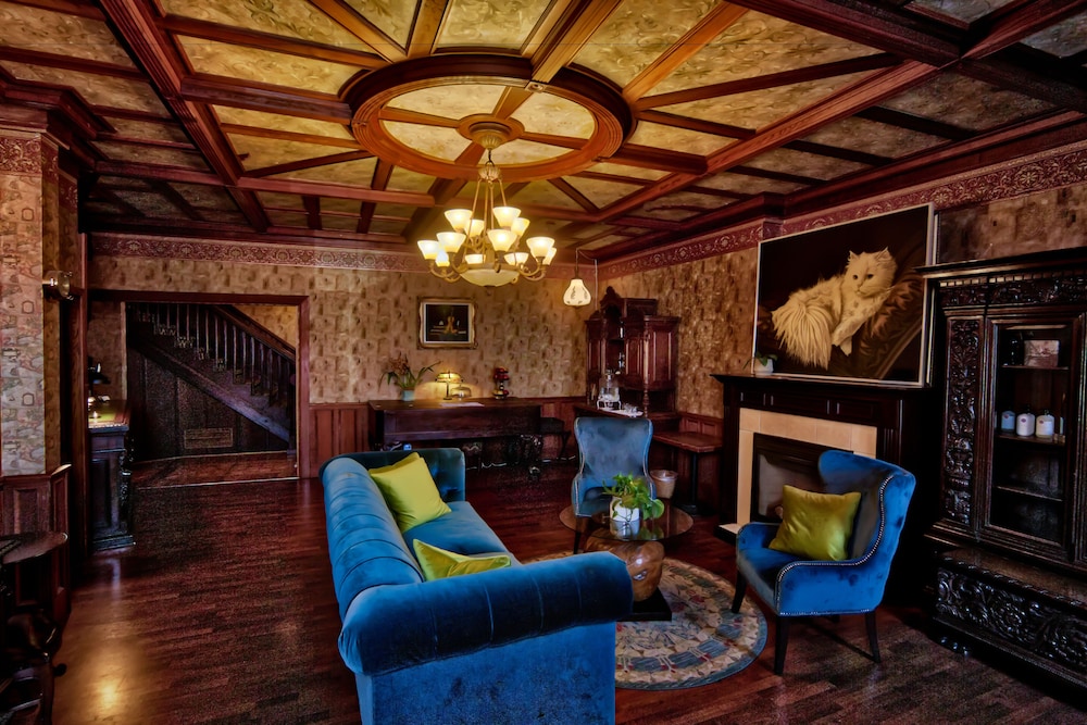 Inn at 2nd & C by null