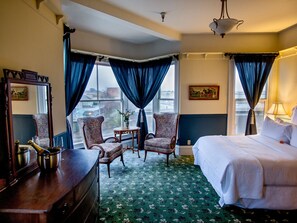 Deluxe Room, 1 Queen Bed | Premium bedding, down comforters, Select Comfort beds - The Inn at 2nd & C (Eureka)