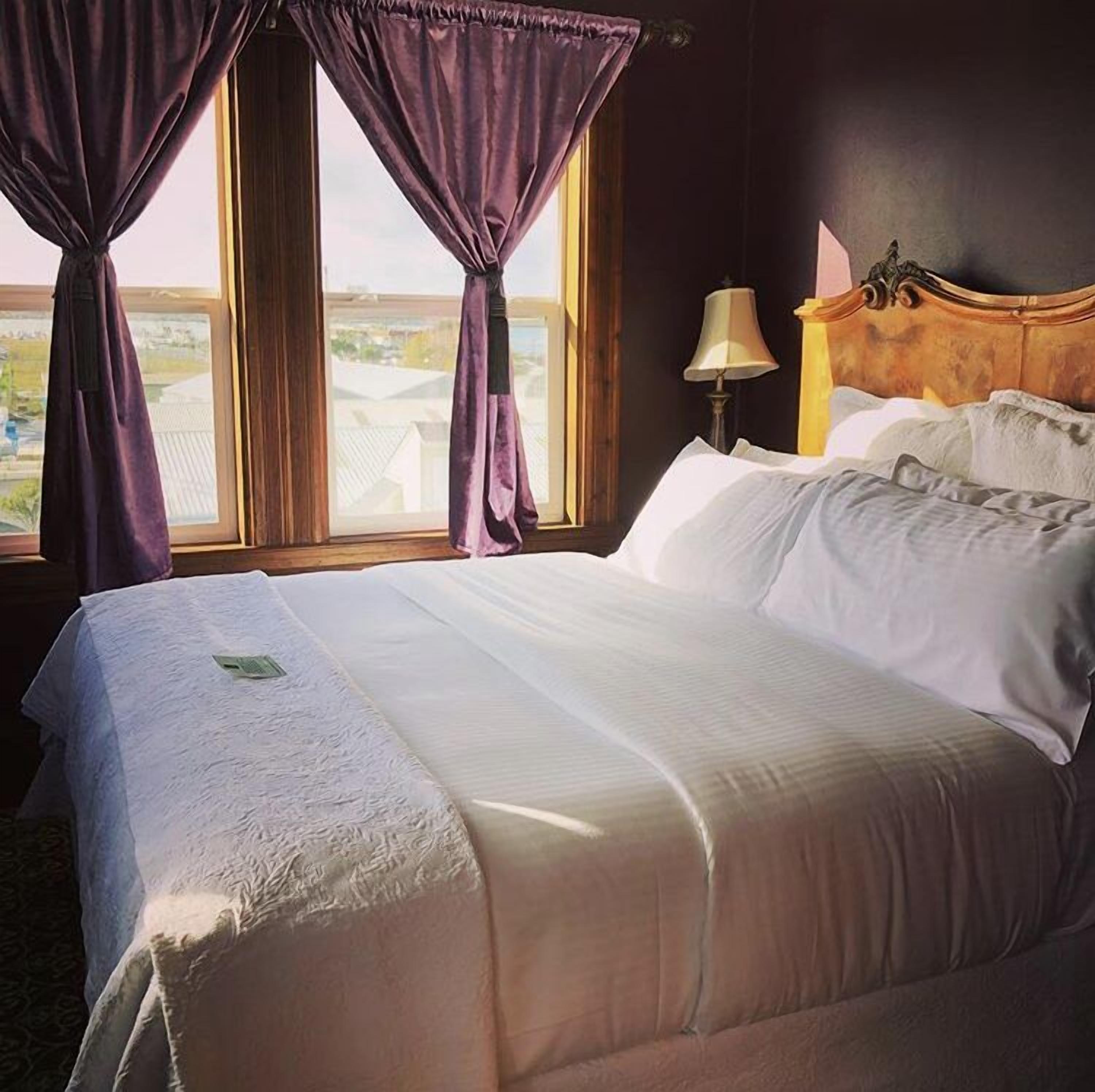 premium room, 1 king bed | 1 bedroom, premium bedding, down duvets, select comfort beds