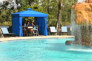 3 restaurants, breakfast, lunch, dinner served; American cuisine