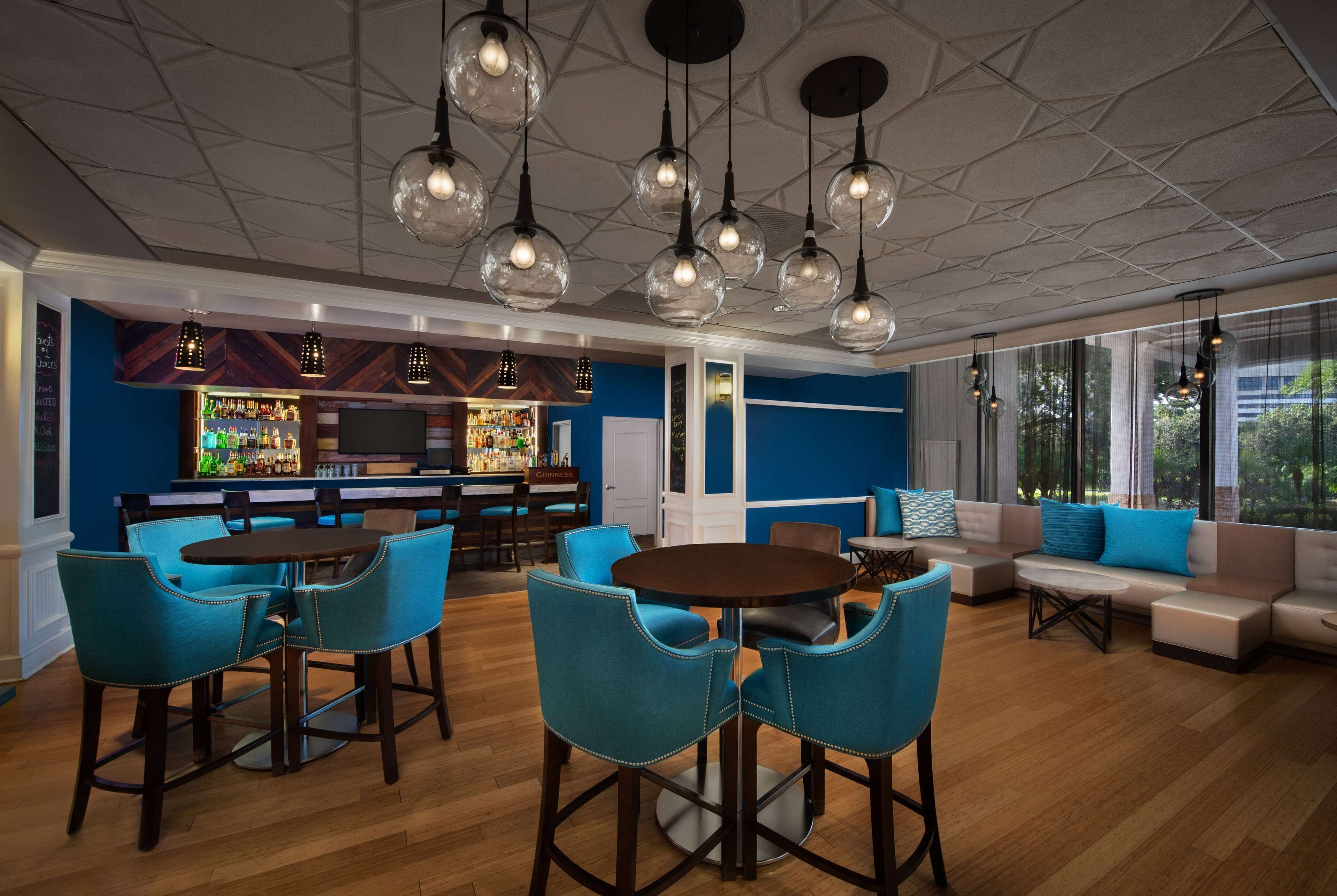 3 restaurants; breakfast, lunch, dinner and brunch served 