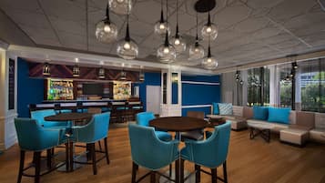 3 restaurants; breakfast, lunch, dinner and brunch served