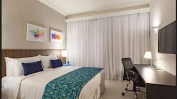 Cofres nos quartos, escrivaninha, Wi-Fi de cortesia, roupa de cama