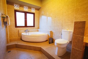 Deluxe Room | Bathroom | Free toiletries, towels - Pondok Permata Homestay (Ubud)