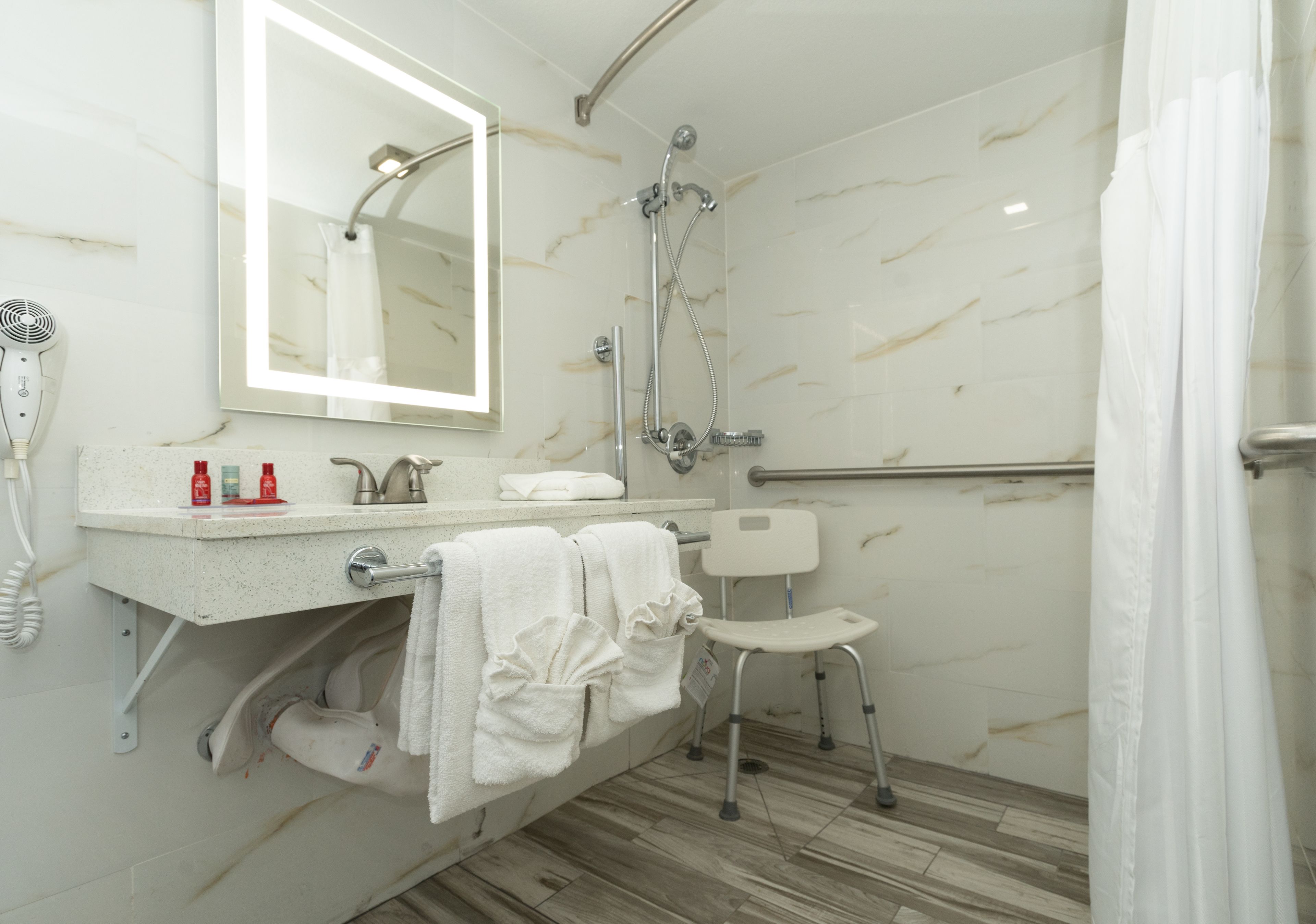 Foto - SureStay Plus Hotel by Best Western Sacramento Cal Expo