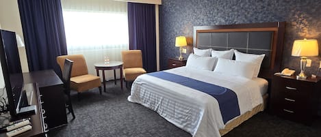 Standardzimmer, 1 King-Bett | Hochwertige Bettwaren, Zimmersafe, Schreibtisch