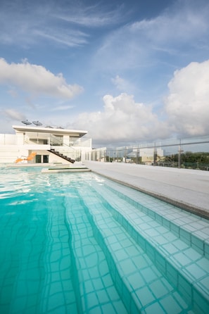 Outdoor pool - The WIDE Suites (Phuket)