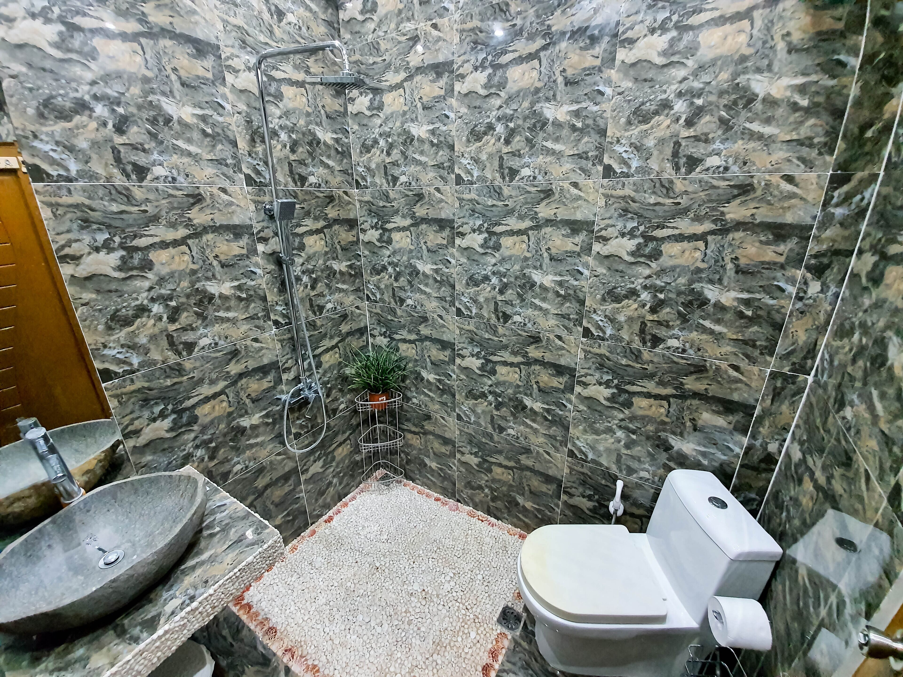 deluxe double room, ocean view | bathroom | shower, free toiletries, towels