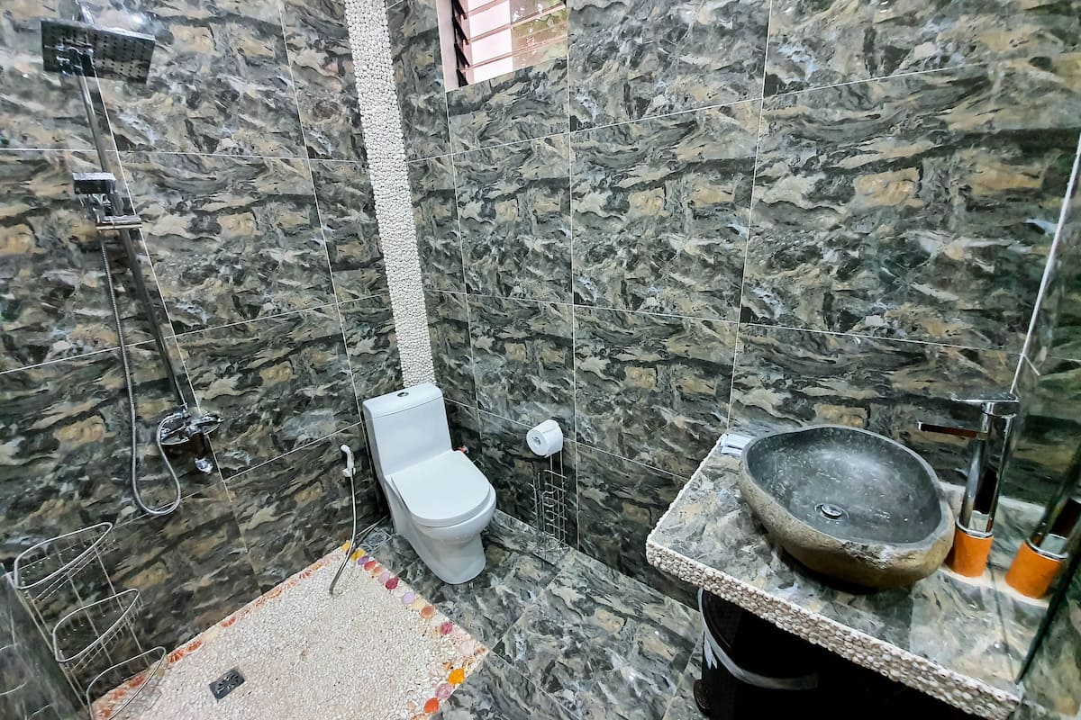 superior quadruple room, 1 bedroom, ocean view | bathroom sink