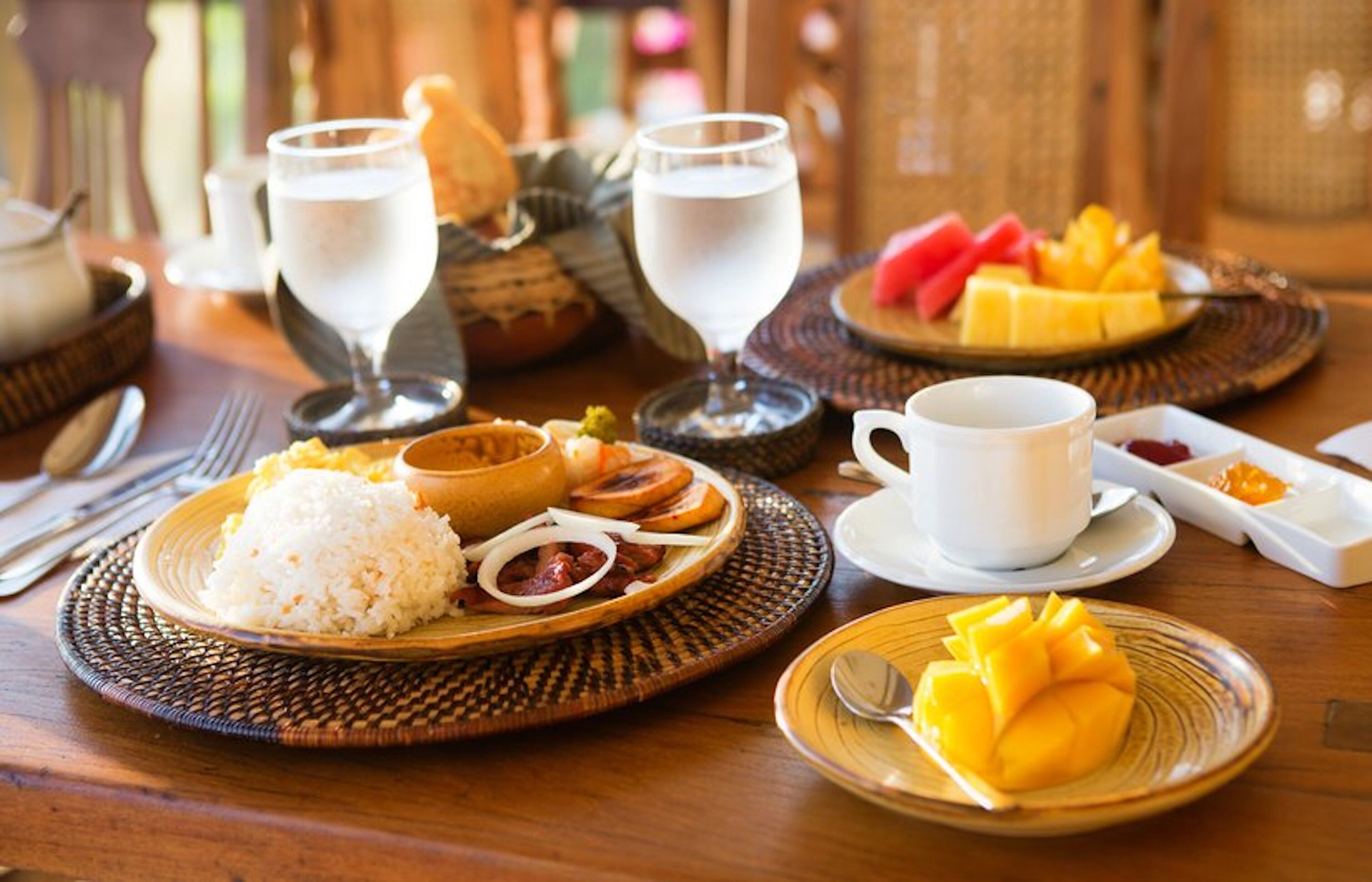 free daily cooked-to-order breakfast