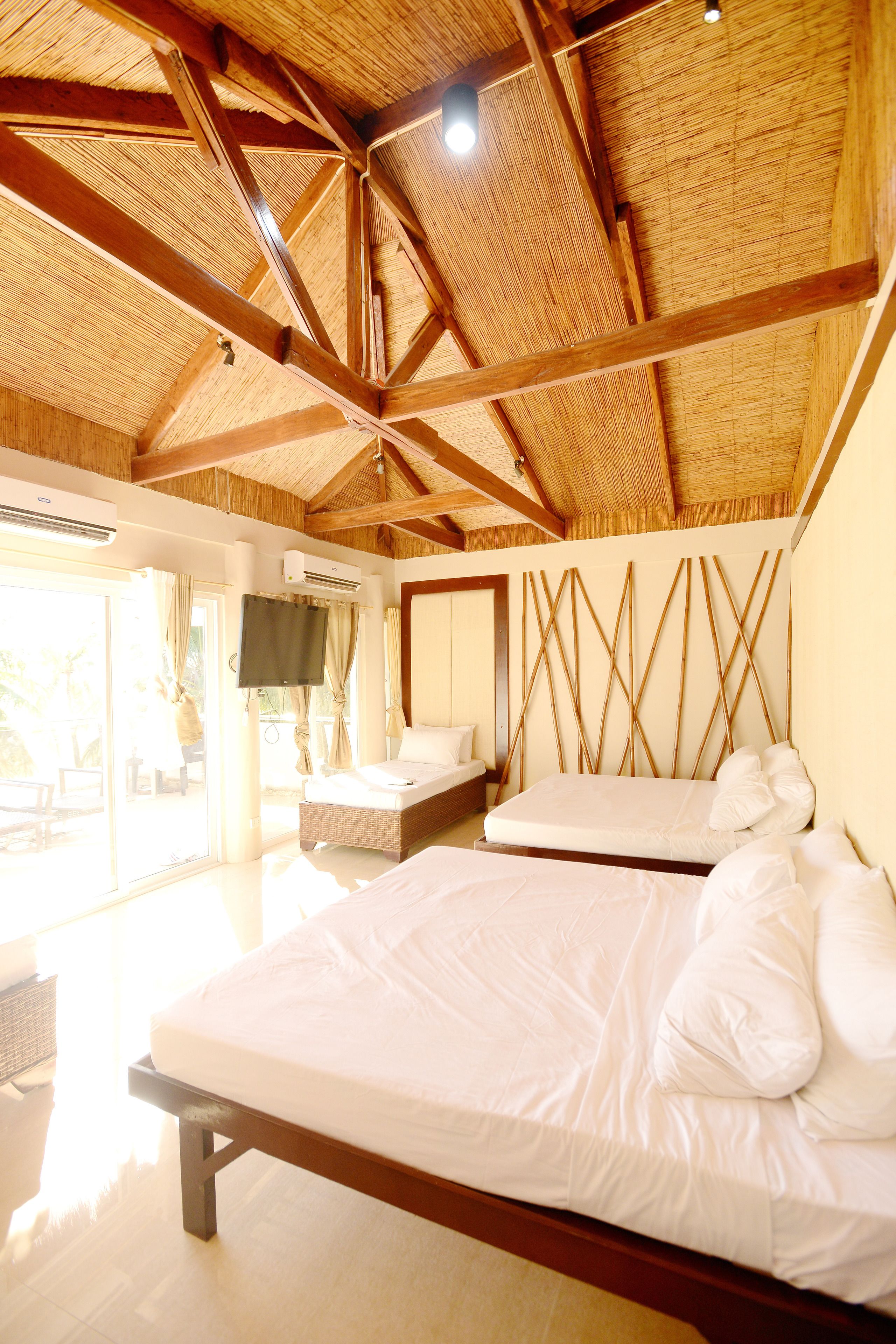 family room, 1 bedroom, ocean view | blackout curtains, free wifi