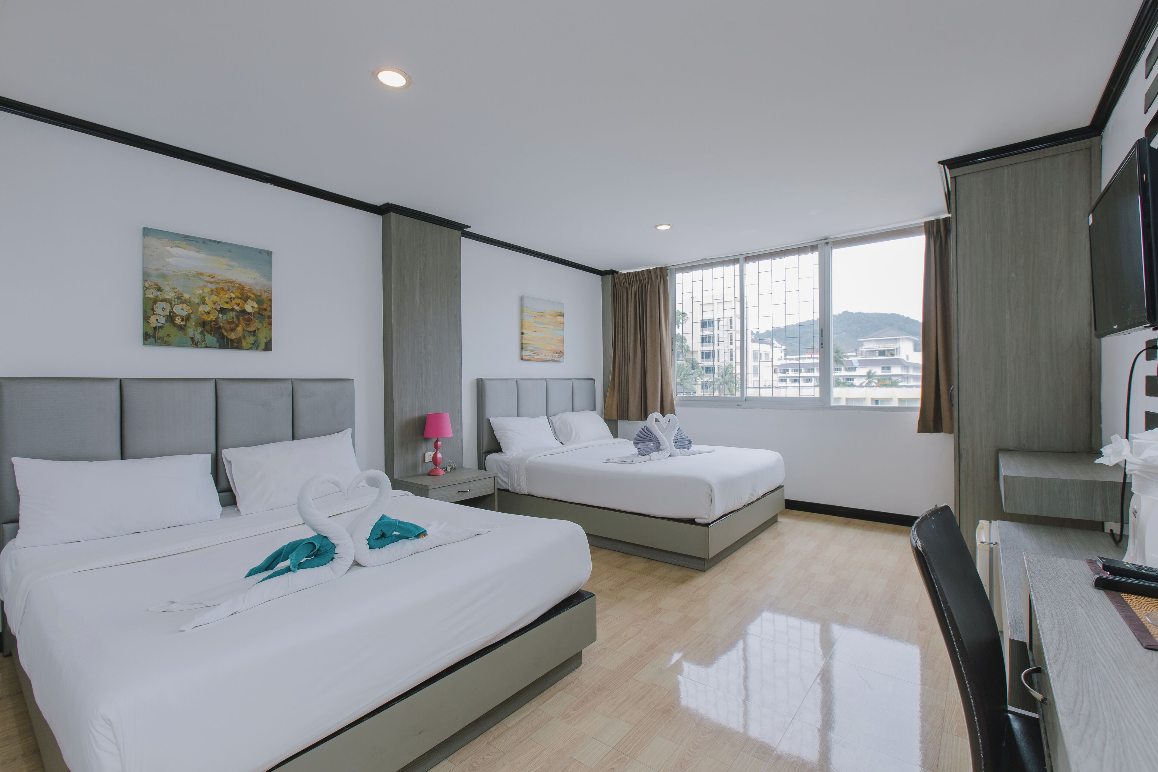 미니바, 객실 내 금고, 책상, 암막 커튼