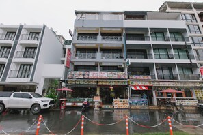 Front of property - Royal Beach Residence (Patong)