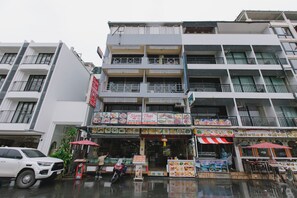 Front of property - Royal Beach Residence (Patong)