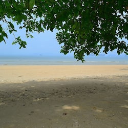 Beach nearby, beach towels