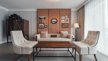 Suite, 1 camera da letto | Area soggiorno | TV LCD