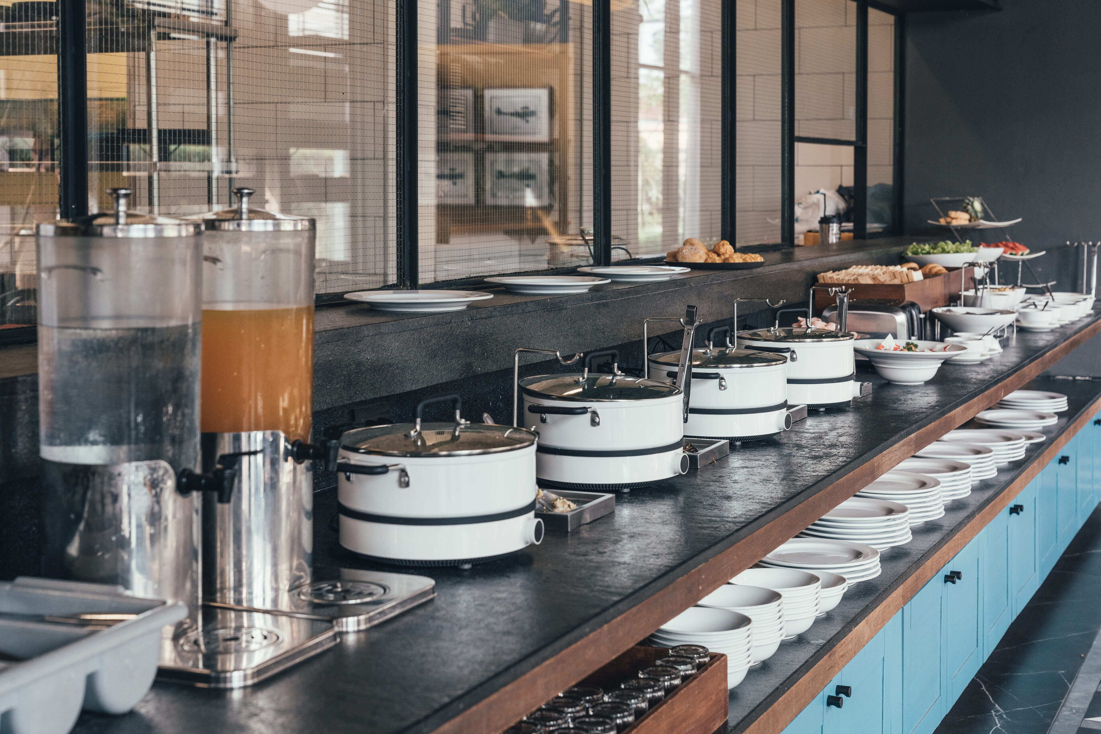 daily buffet breakfast (thb 350 per person)