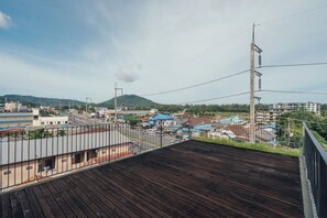 One Bedroom Suite (Free Airport Drop Off) | Terassi/patio