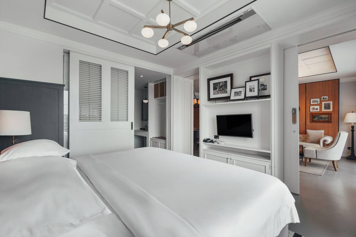 one bedroom suite | 1 bedroom, in-room safe, desk, iron/ironing board