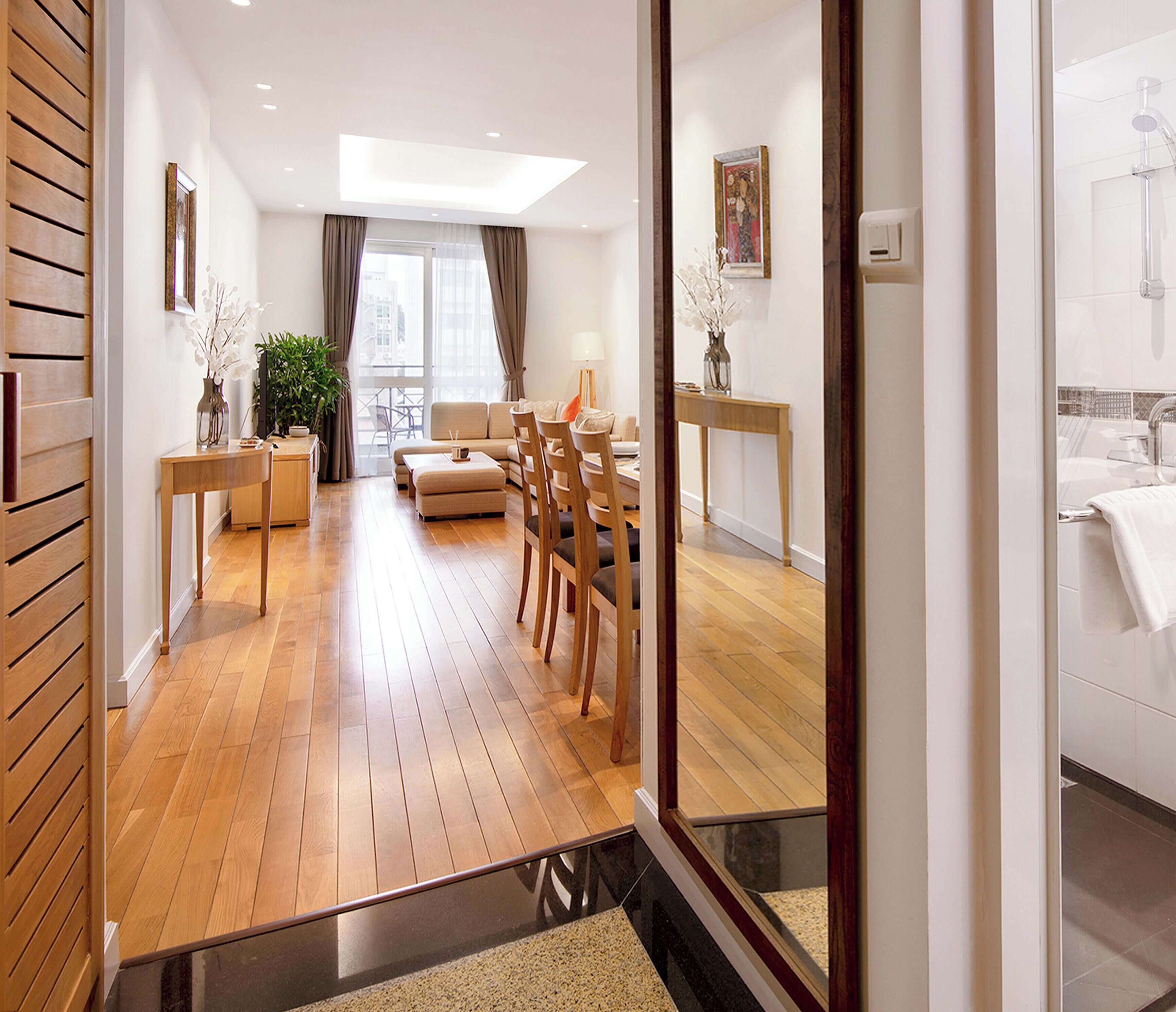 Luxury Apartment, 2 Bedrooms, 2 Bathrooms, City View | Premium bedding, in-room safe, individually decorated