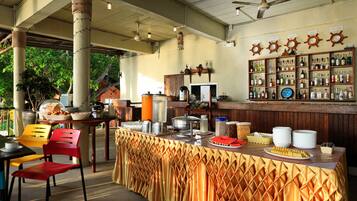 Daily buffet breakfast (THB 250 per person)