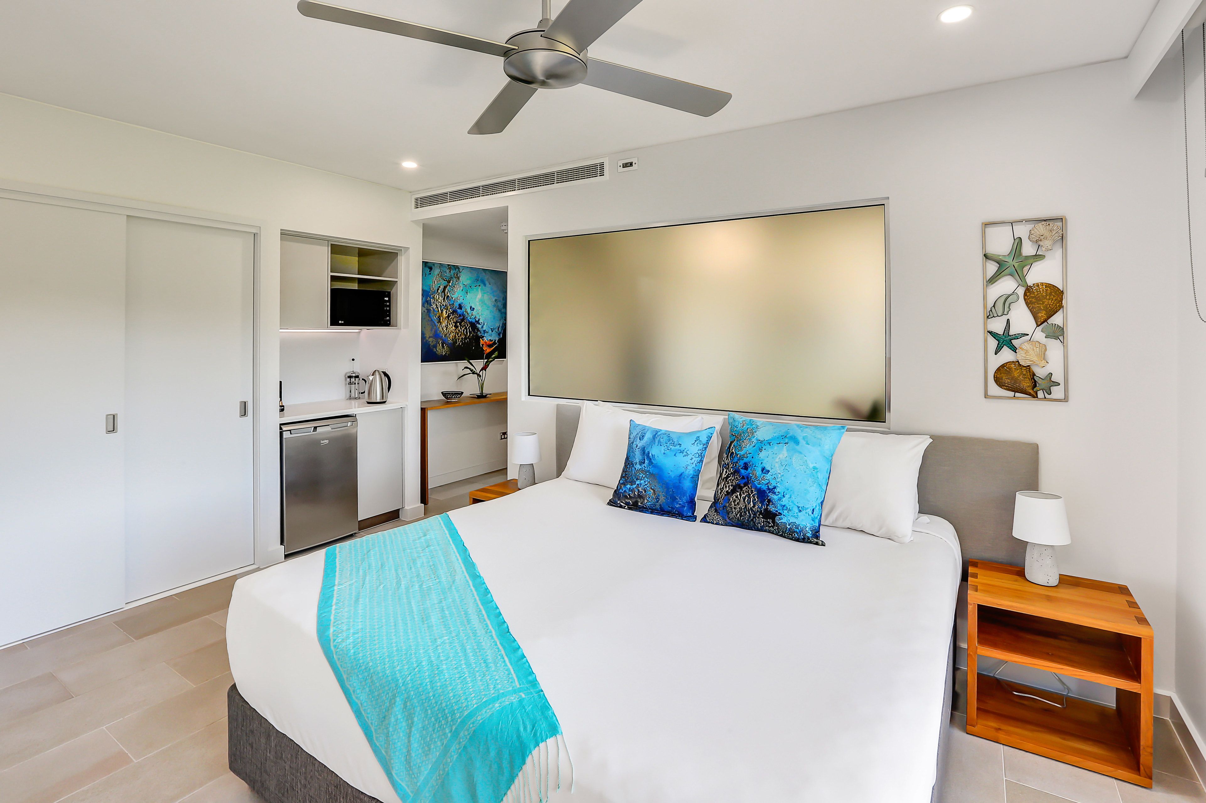 deluxe studio, 1 bedroom, partial ocean view | private kitchenette | microwave, espresso maker, toaster, high chair