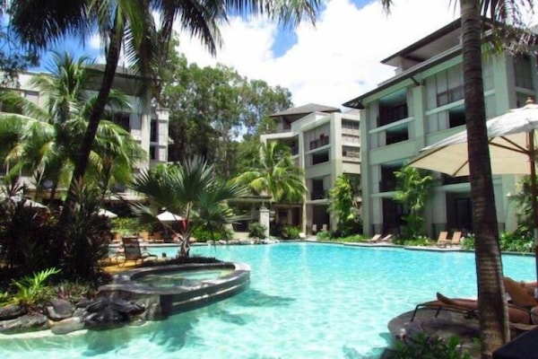 XApartment, 2 Bedrooms, Jetted Tub | Outdoor pool