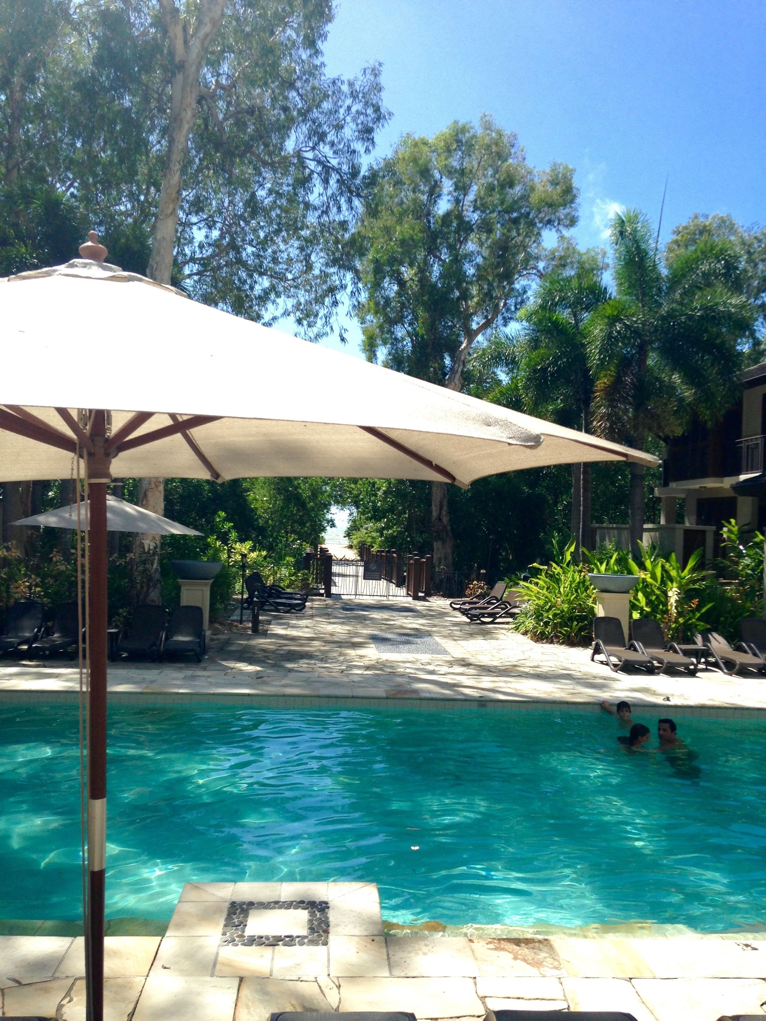 3 outdoor pools, free pool cabanas, pool umbrellas