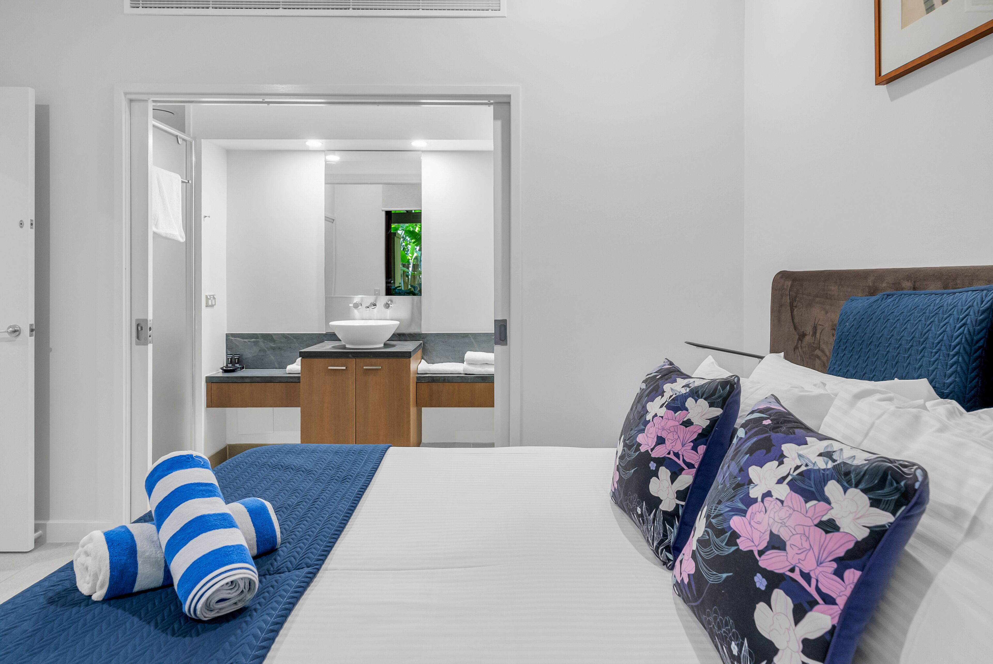 2 bedroom 2 bathroom courtyard | premium bedding, pillow-top beds, individually decorated