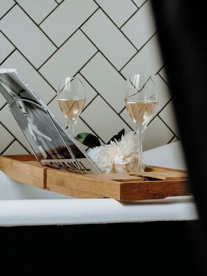 Deluxe Double Room, 1 Double Bed | Champagne service