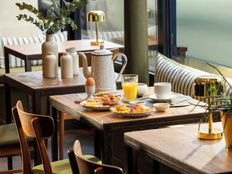 Petit déjeuner buffet servi tous les jours en supplément