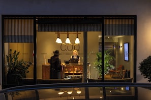 Reception - COQ Hotel Paris (Paris)