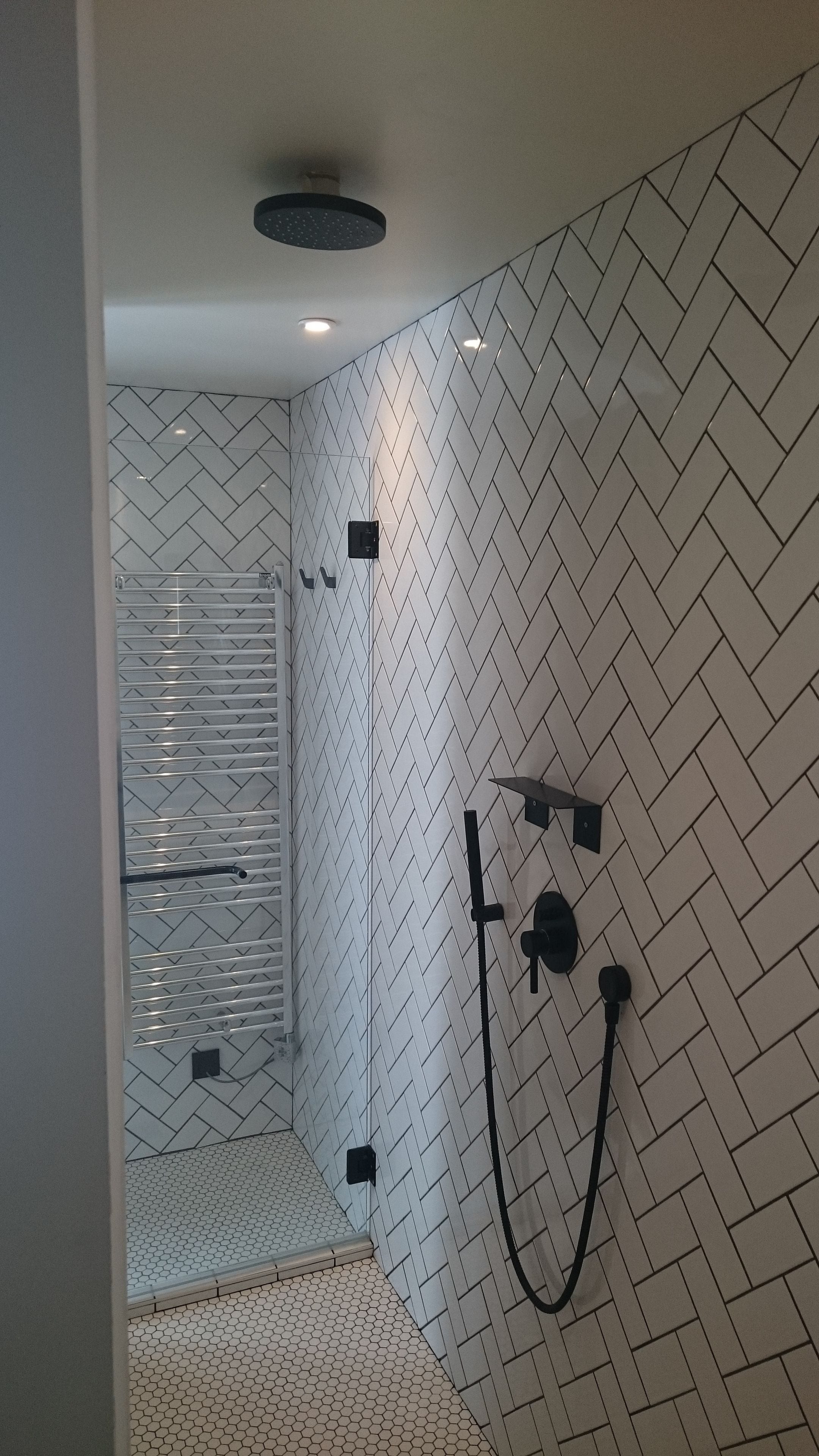 deluxe double room, 1 double bed | bathroom | shower, free toiletries, hair dryer, slippers