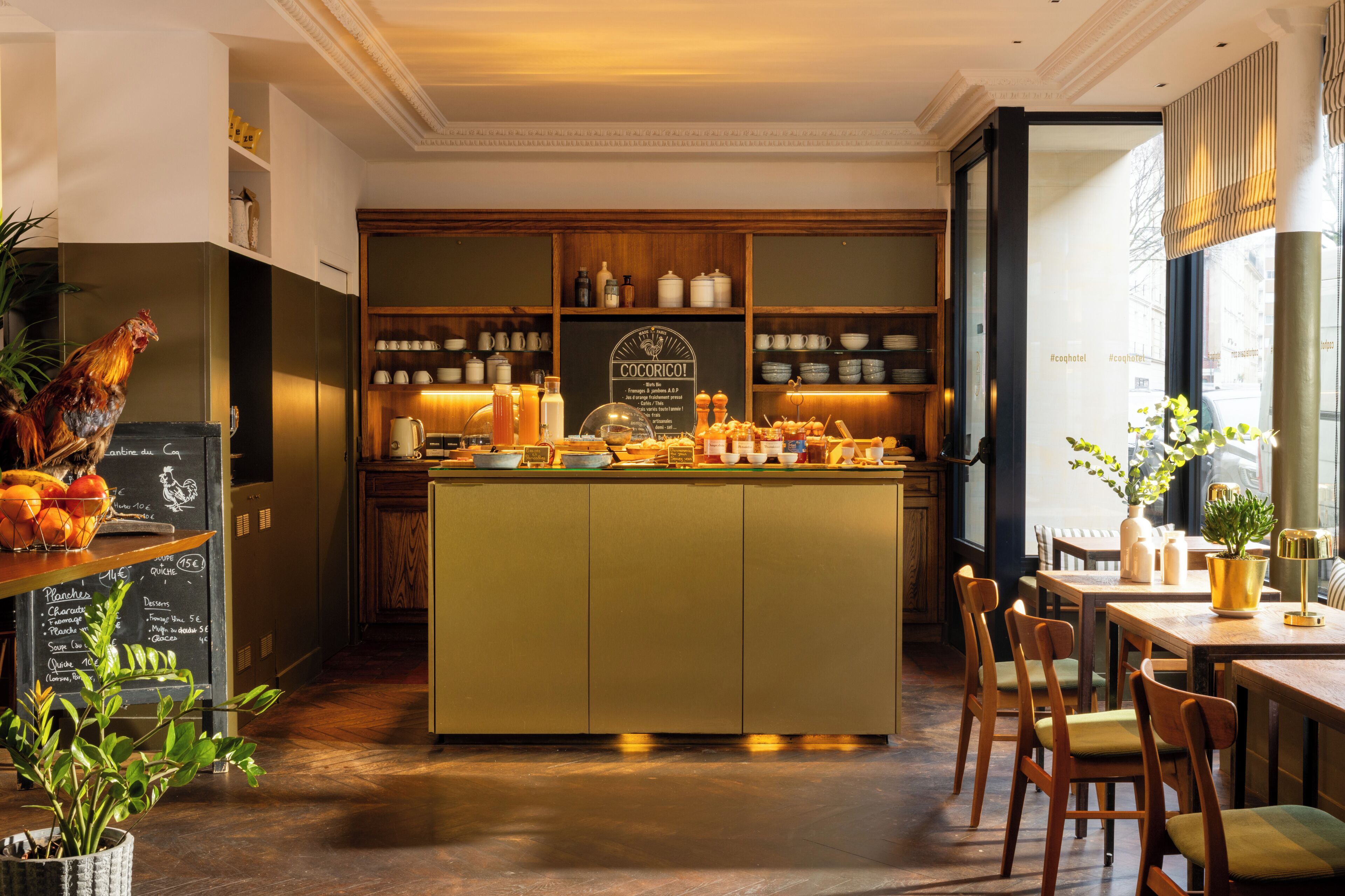 Petit déjeuner buffet servi tous les jours en supplément