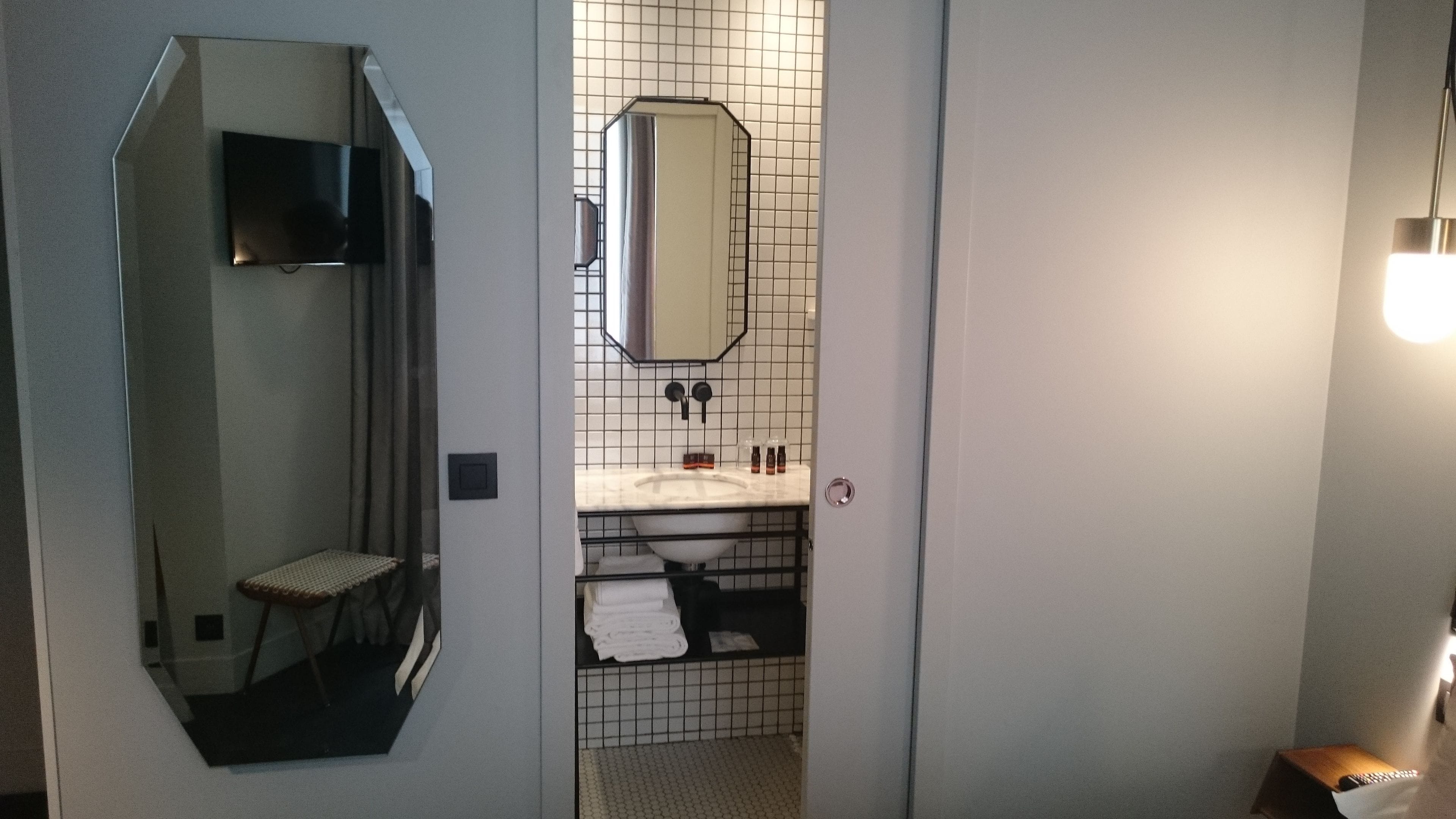 shower, free toiletries, hair dryer, slippers