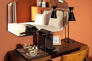 Coffee and/or coffee maker - COQ Hotel Paris (Paris)