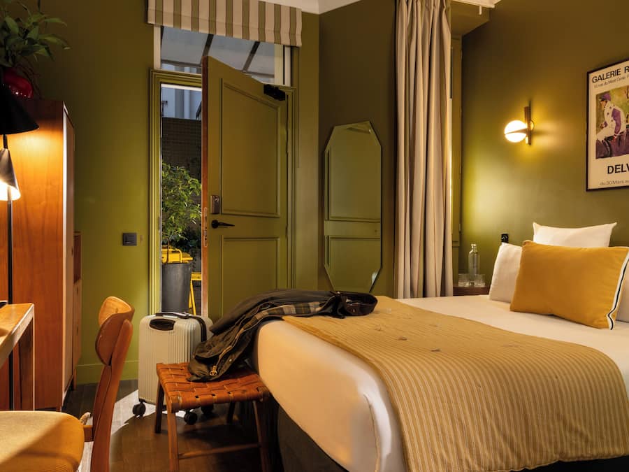 Superior Double Room | In-room safe, desk, soundproofing, free WiFi