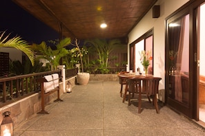Vila, 2 quartos, piscina particular | Sacada