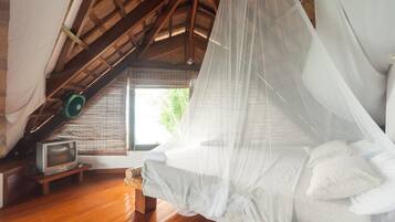 Casa Mika | In-room safe, desk, iron/ironing board, free WiFi